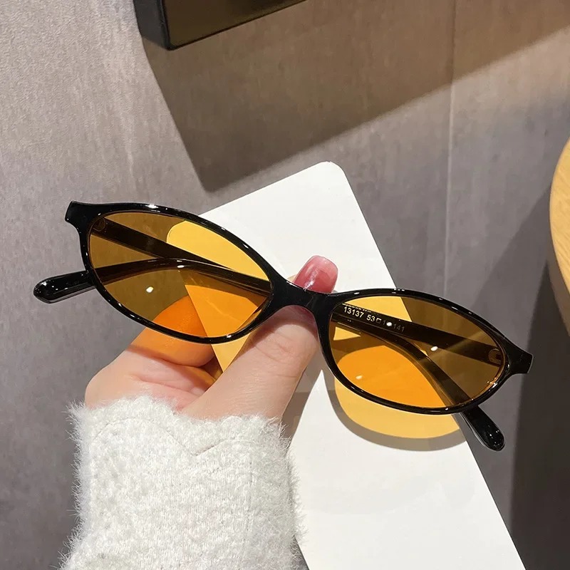 نظارات شمسية جديدة بتصميم عين  - مراجعة Vintage Fashion Enthusiasts وسعره