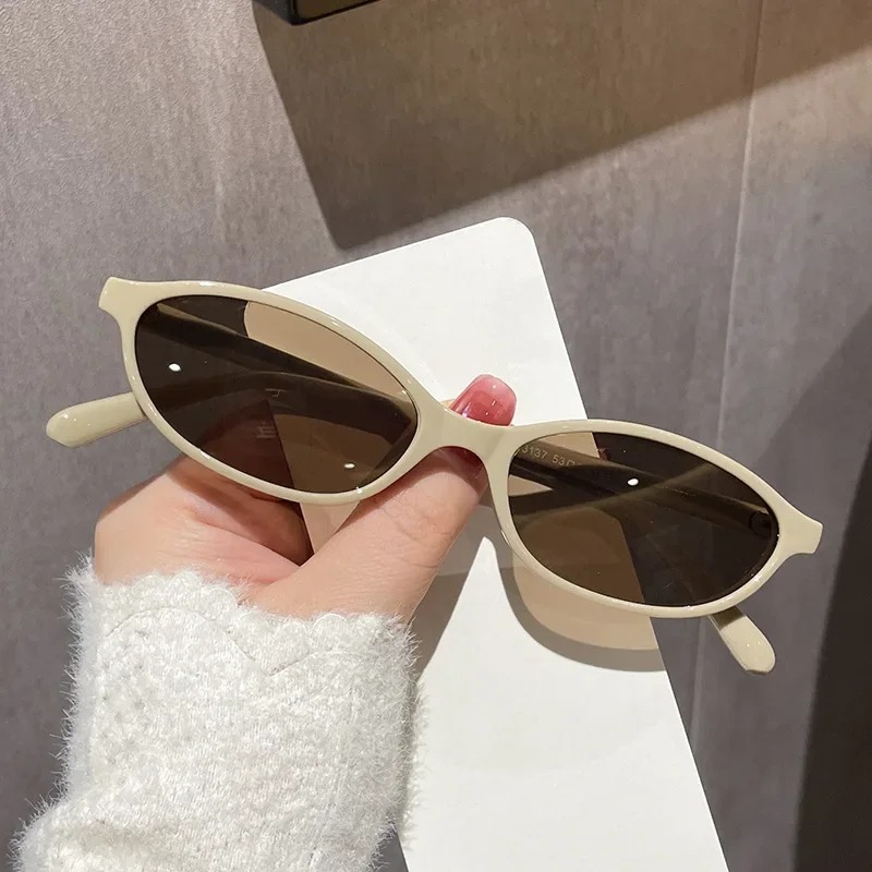 نظارات شمسية جديدة بتصميم عين  - مراجعة Vintage Fashion Enthusiasts وسعره